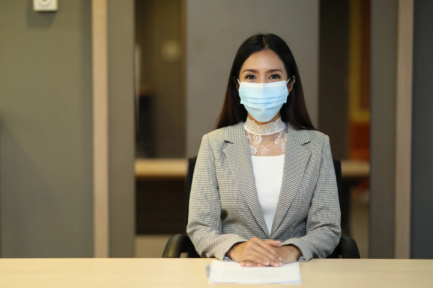 นางสาวนพวรรณ หัวใจมั่น โฆษกกระทรวงดิจิทัลเพื่อเศรษฐกิจและสังคม ฝ่ายการเมือง 