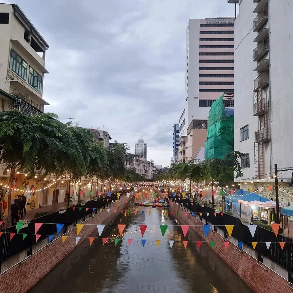 เย็นนี้ต้องไม่พลาดลอยกระทง "คลองโอ่งอ่าง" ตื่นตาตื่นใจแน่นอน