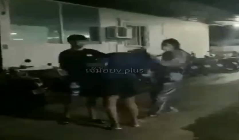 แก๊งกะเทยสุดเถื่อน-บุกตบตีสาวคาหอพัก