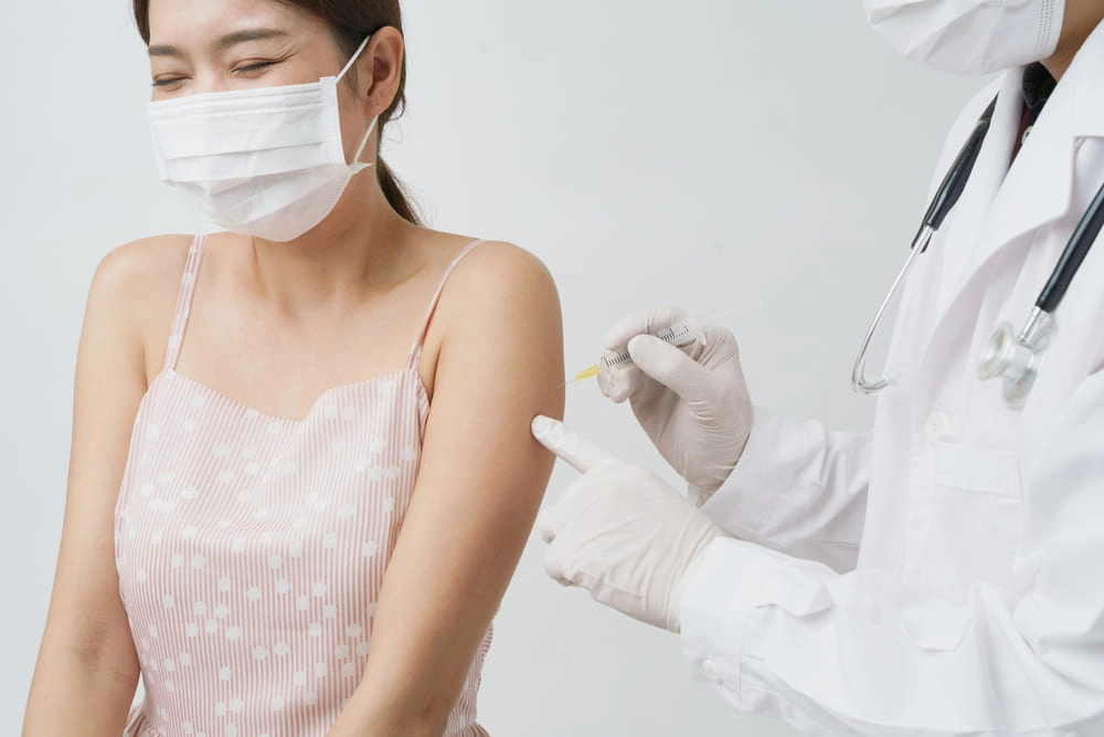 สธ. คาดมี 10 ล้านคนยังไม่ฉีดวัคซีนโควิด ตั้งเป้าฉีดครบ 100 ล้านโดส พ.ย.นี้