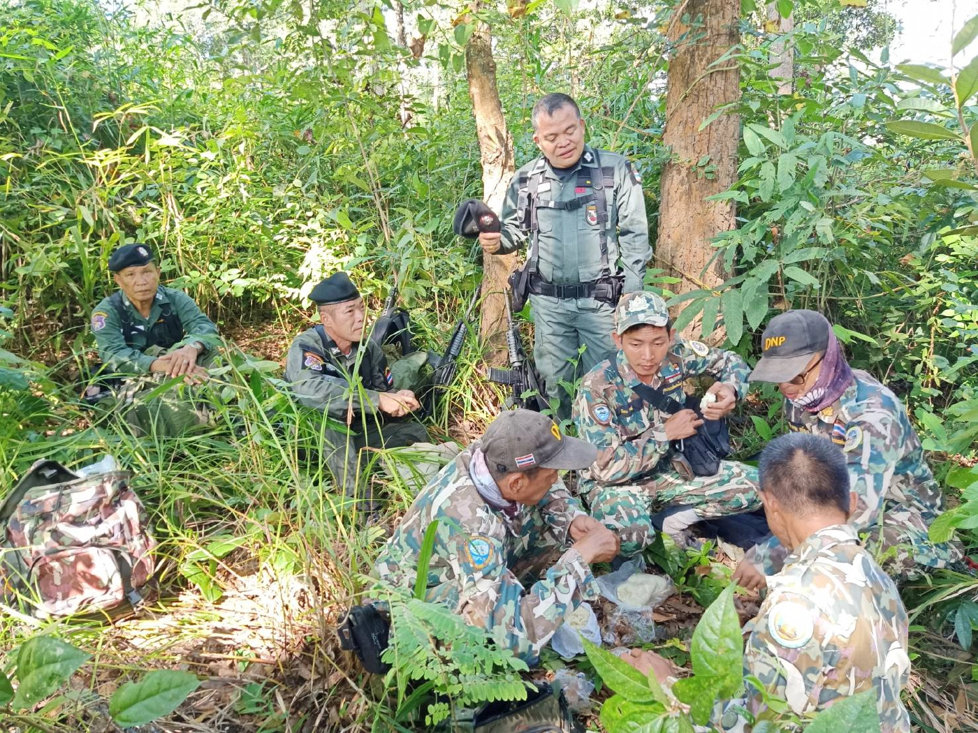 ตชด.-อช.แม่จริม ลาดตระเวนชายแดนไทย-ลาว สกัดโควิด-19