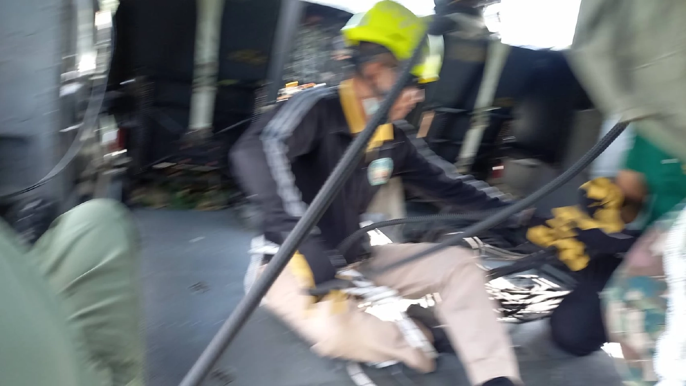 ส่งฮ.รับร่างจนท.อช.เขาแหลม ก่อเหตุสลดแทงเพื่อนและยิงตัวเองดับ