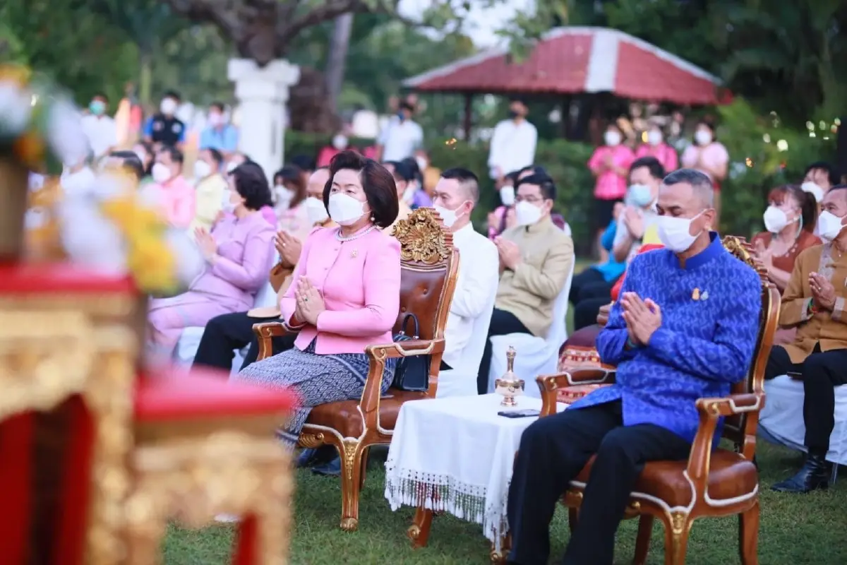 "สุโขทัย"เริ่มแล้วประเพณีลอยกระทง เผาเทียน เล่นไฟ วิถีใหม่