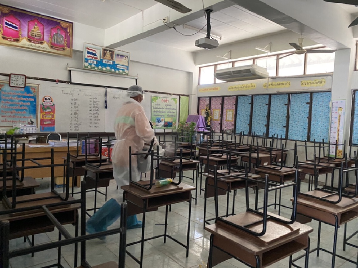 เร่งคุมคลัสเตอร์งานศพ ปิด 3 สถานศึกษาลามติดนักเรียน-แม่ครัว