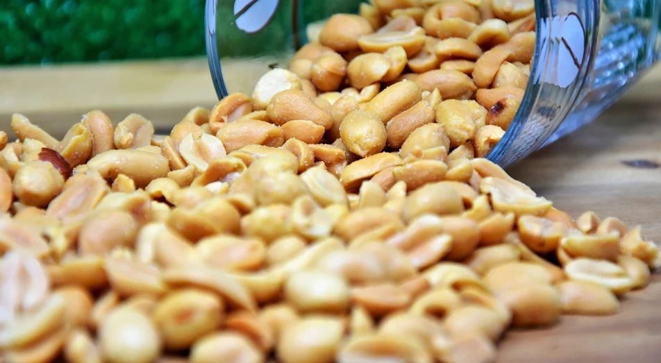 ข่าวปลอม! กินถั่วลิสงวันละ 1 กำมือ ช่วยรักษาอาการวัยทอง