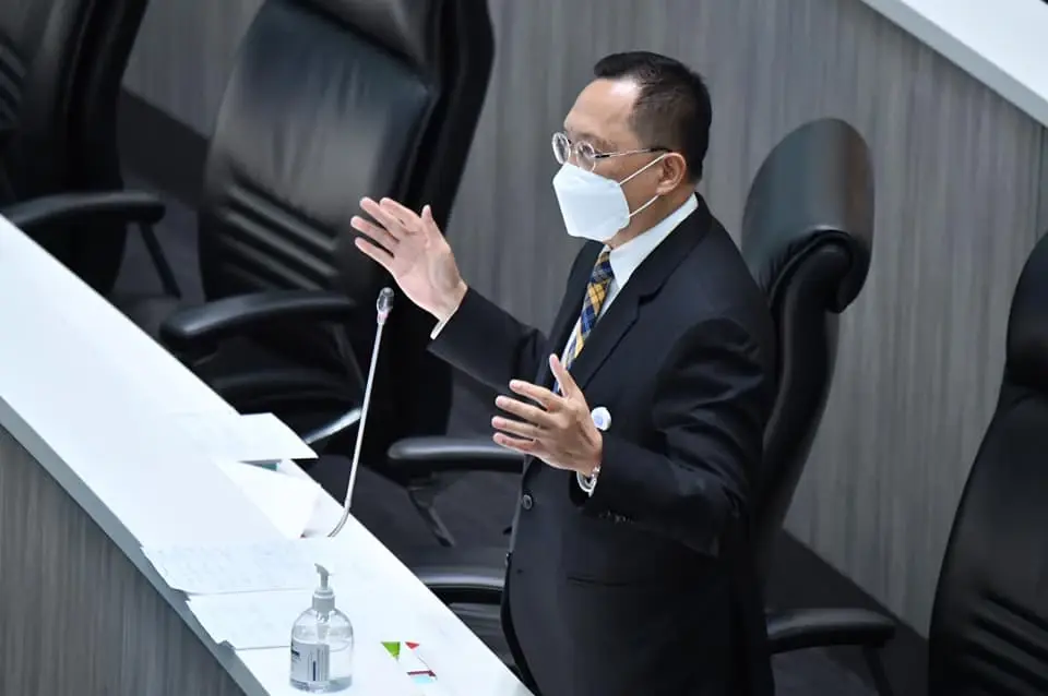 นายวันชัย สอนศิริ ส.ว.