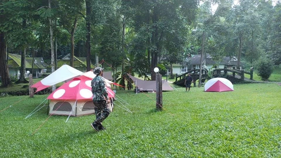 อุทยานดอยสุเทพ-ปุยให้จนท.ติดเข็มกลัด”ฉีดวัคซีนแล้ว”ให้นทท.มั่นใจ