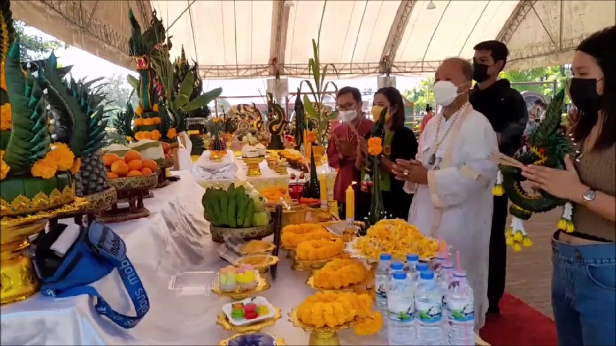 คำชะโนดคึกคักวันสุดสัปดาห์ ส่องขันน้ำมนต์ชัดๆ ปู่ศรีสุทโธให้โชค