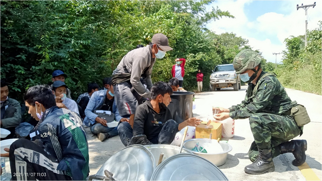 แรงงานเมียนมาทะลักชายแดนไทรโยค รวบอีก 97 ราย เป้าหมายหางานทำ