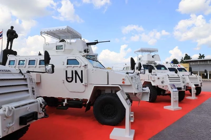 ถึงมือแล้ว! ไทยส่งมอบยานเกราะล้อยาง 15 คันให้ภูฏาน