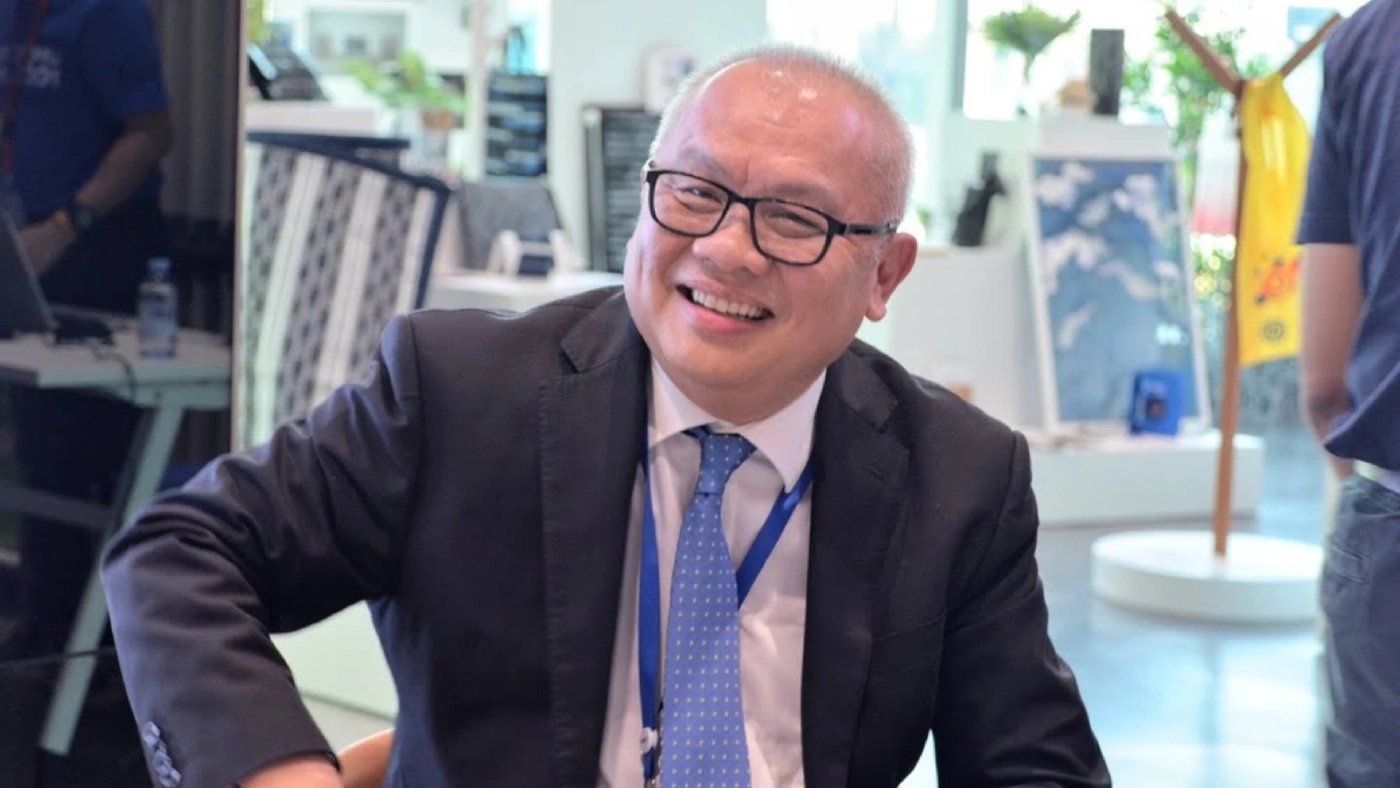 นายสุพัฒนพงษ์ พันธุ์มีเชาว์ รองนายกรัฐมนตรี และ รมว.พลังงาน 