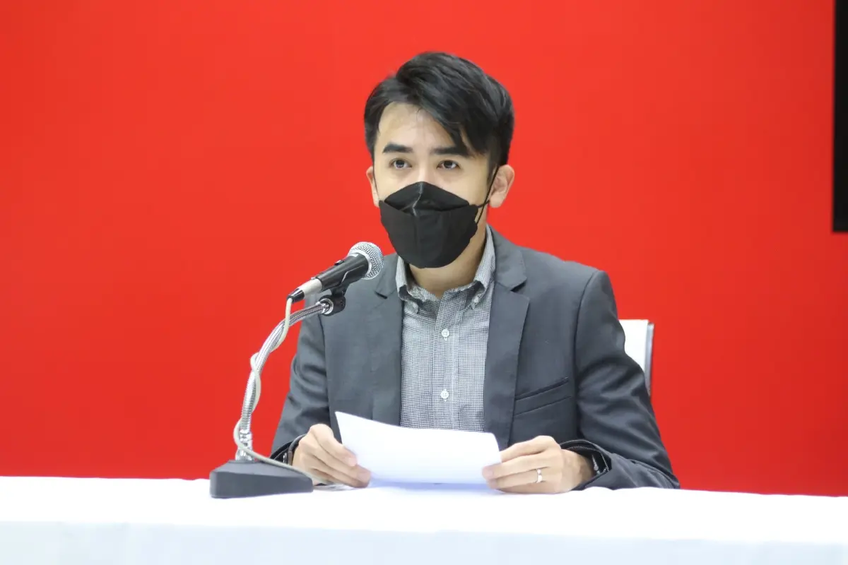  นายชนินทร์ รุ่งธนเกียรติ รองโฆษกพรรคเพื่อไทย