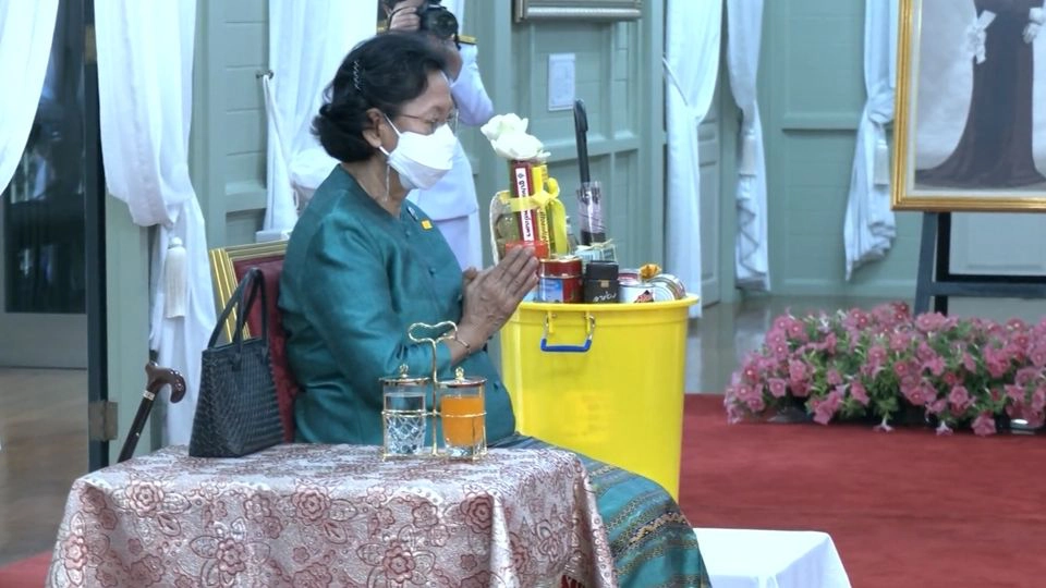 ๑๑ พฤศจิกายน ๒๕๖๔ เนื่องในวันคล้ายวันเกิดท่านผู้หญิงทัศนาวลัย ศรสงคราม