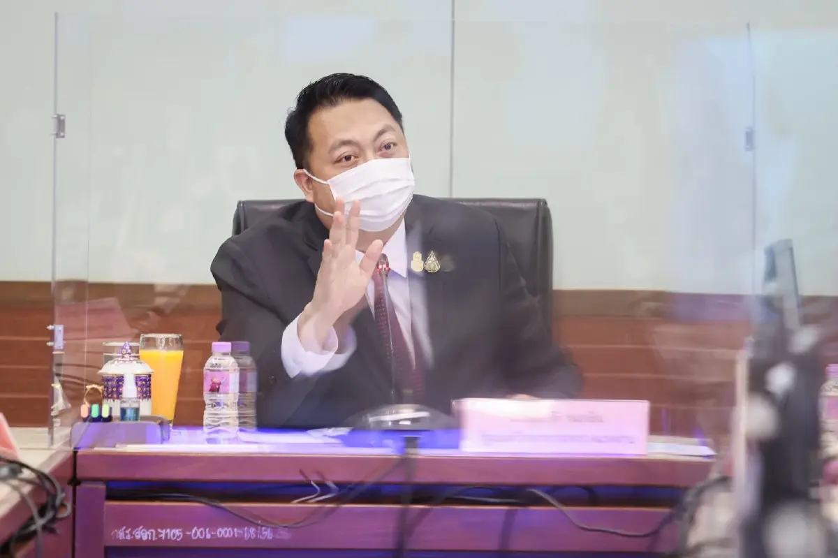 สุชาติ ชมกลิ่น รมว.แรงงาน