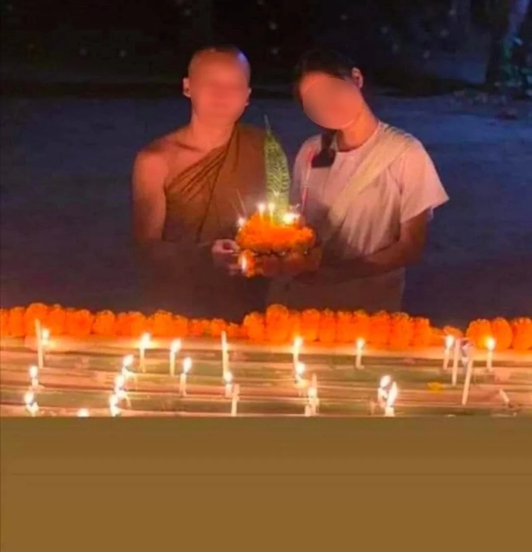 ที่แท้ภาพเก่า "พระหนุ่ม" ถ่ายรูปคู่ "สาวชุดขาว" ร่วมลอยกระทง