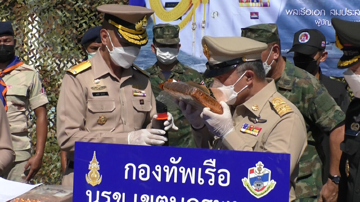 ชุดเคลื่อนที่เร็วไล่ล่ายิงล้อรถยึดกัญชา 300 กก.