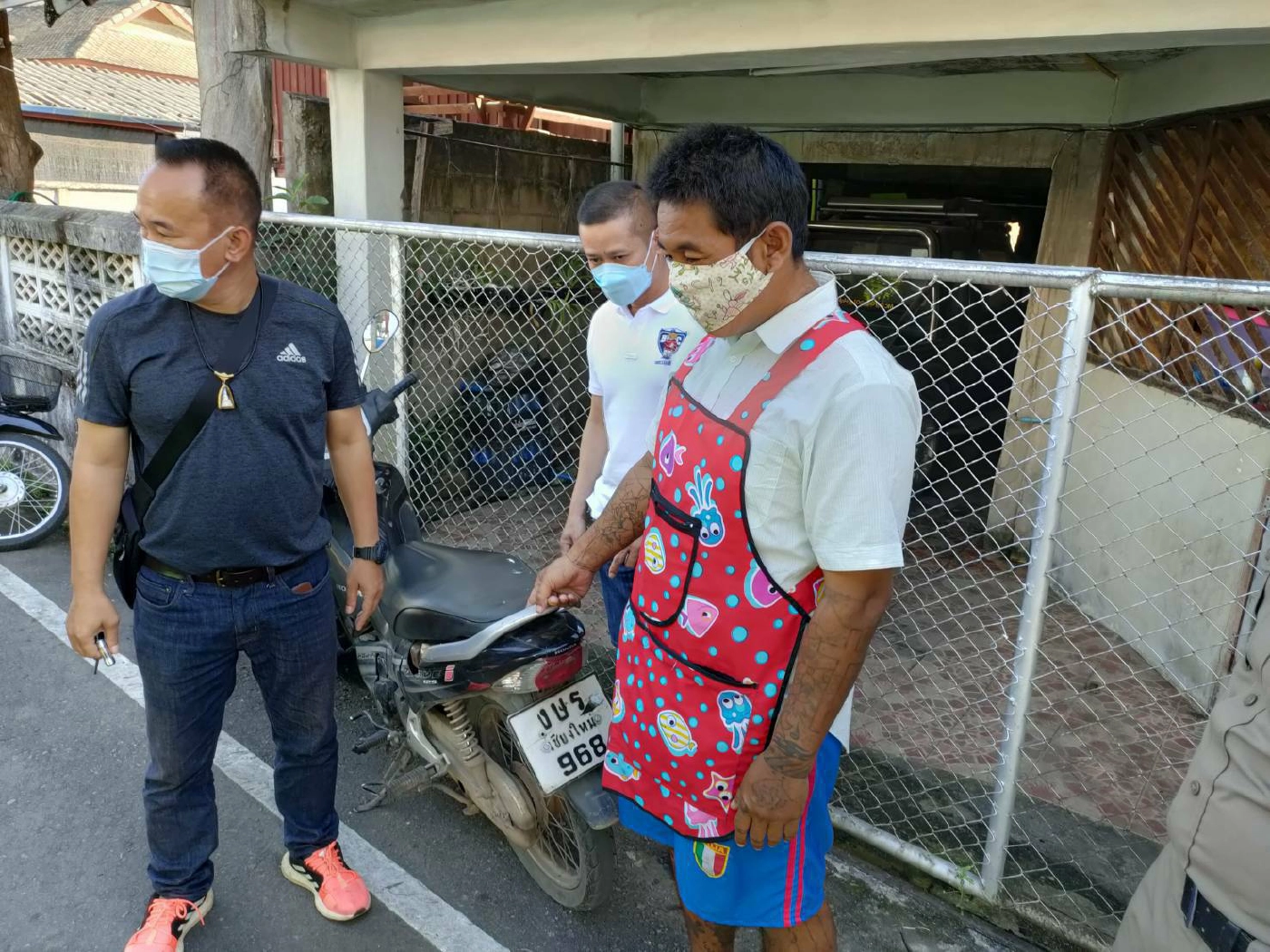 รวบพ่อค้าลูกชิ้นทอดเพิ่งออกคุก-ฉกถังแก๊สร้านผัดไทย