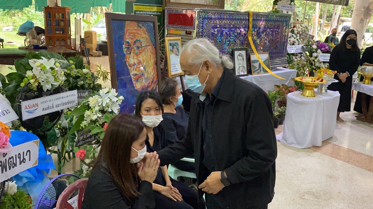 อดีตแกนนำพธม.-เพื่อนร่วมอุดมการณ์เข้ารดน้ำศพ“สมเกียรติ พงษ์ไพบูลย์”