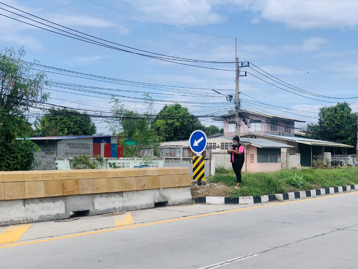 “พีระวิทย์” จี้ รมว.คมนาคม แก้ปัญหาแท่งแบริเออร์บดบังทัศนวิสัย