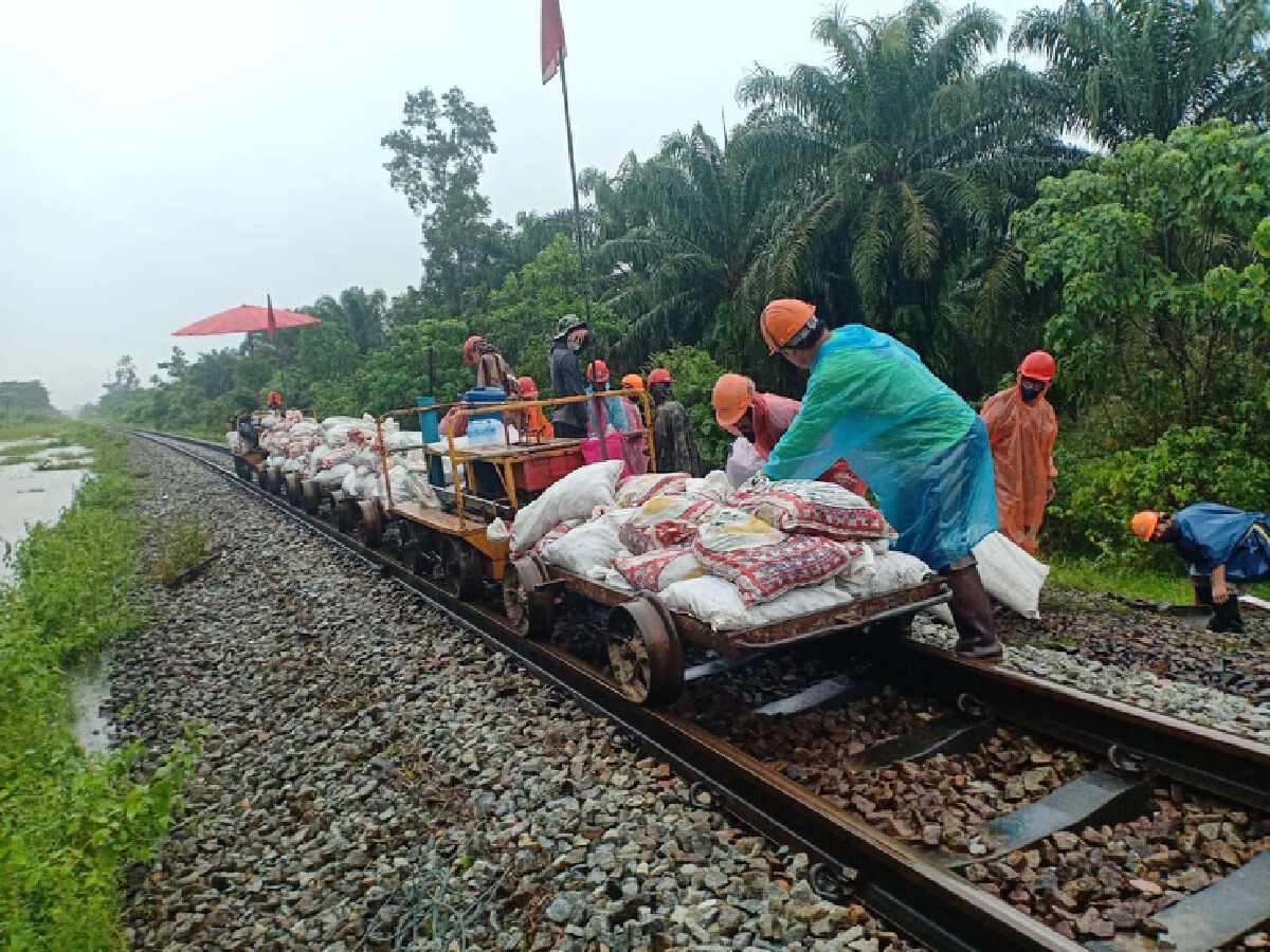เปิดเดินรถไฟ สายใต้ตามปกติทุกขบวนวันนี้(14 พ.ย.)