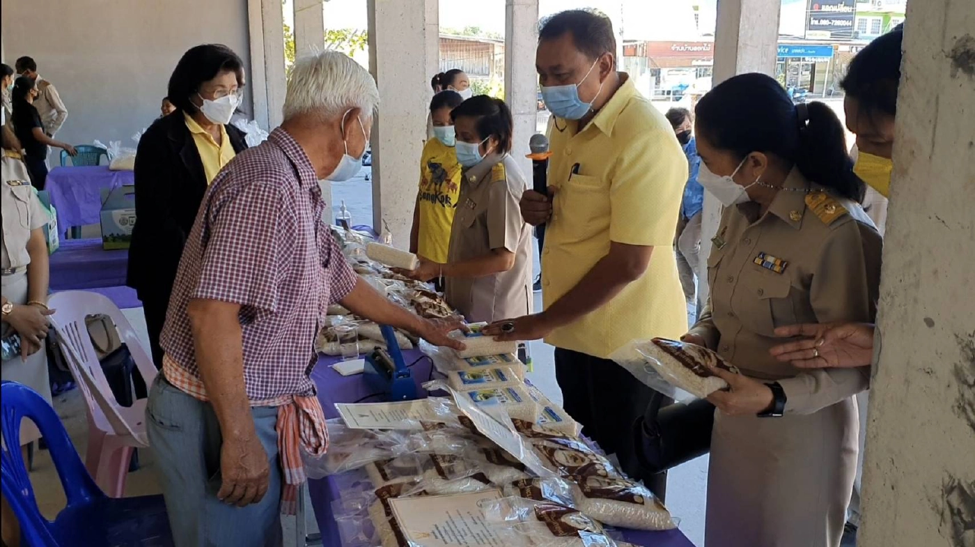 เกษตรบัวใหญ่จัดสัปดาห์ขายข้าวสารราคาถูก ช่วยเหลือชาวนา