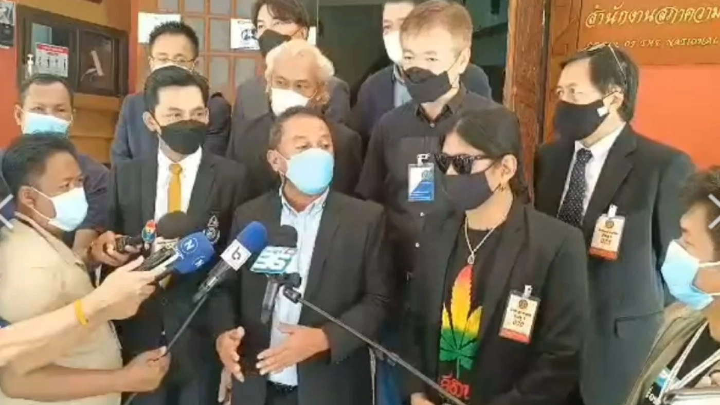 อ.ไข่ มาลีฮวนน่า บุกทำเนียบขอ "บิ๊กตู่" เปิดผับบาร์เร็วขึ้น