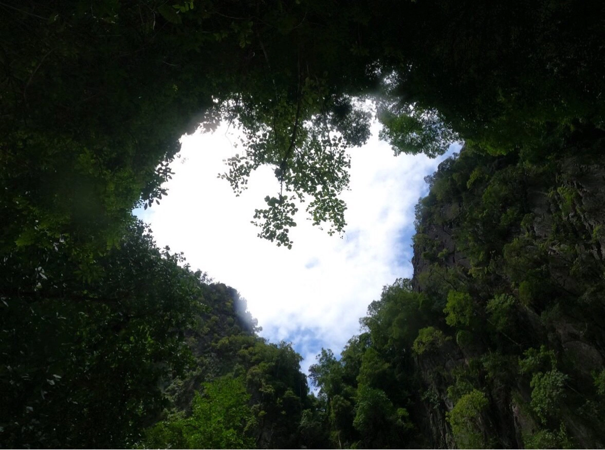 คึกคักอีกครั้ง!! นทท.ลงเกาะ ลอดถ้ำมรกต