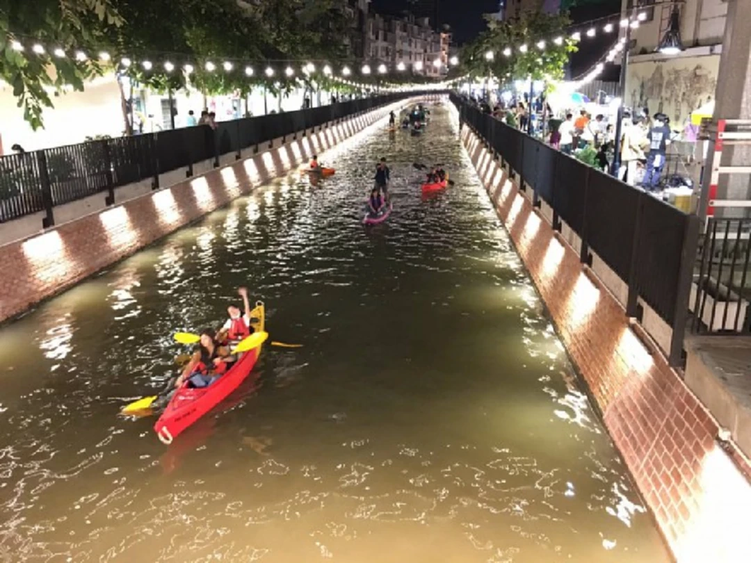 เย็นนี้ต้องไม่พลาดลอยกระทง "คลองโอ่งอ่าง" ตื่นตาตื่นใจแน่นอน