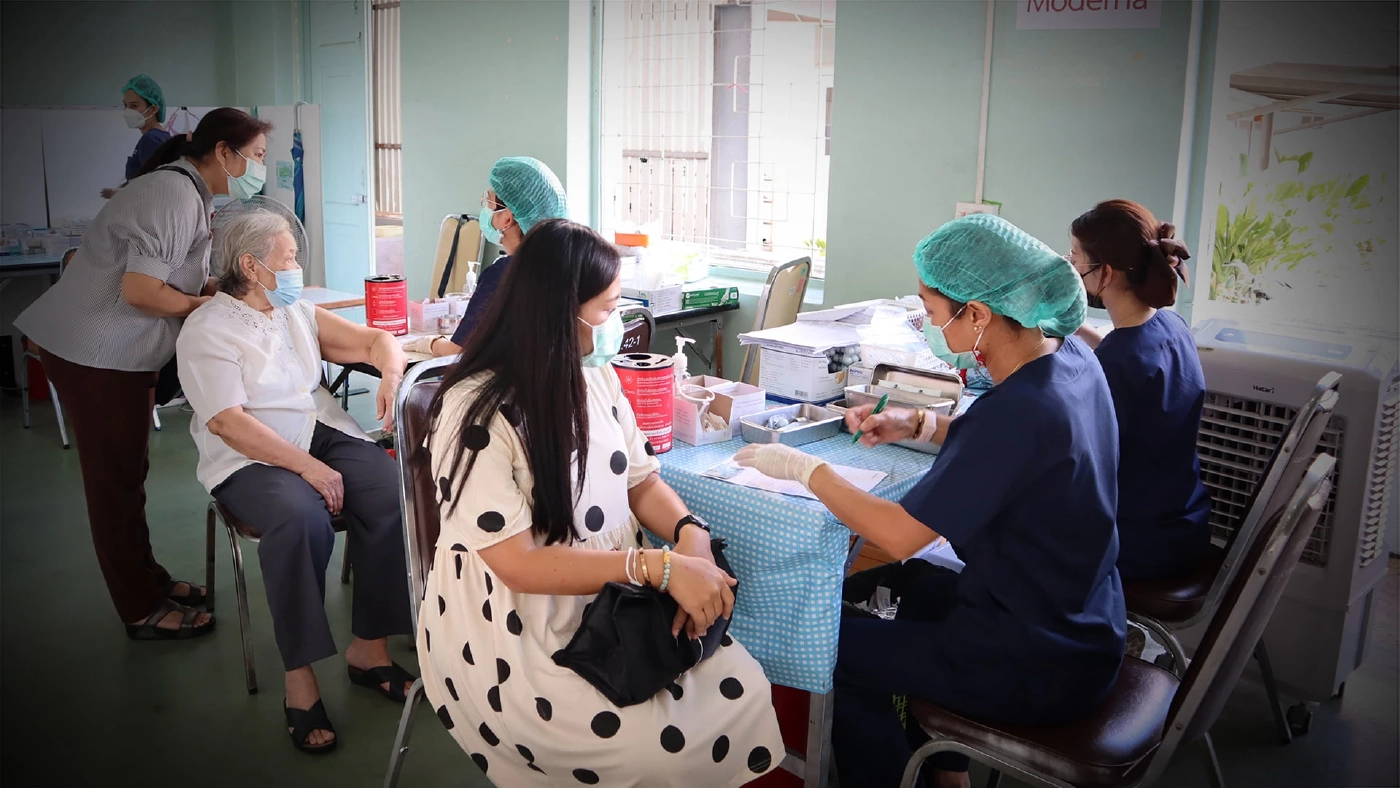 แฟ้มภาพ ฉีดวัคซีนหญิงตั้งครรภ์