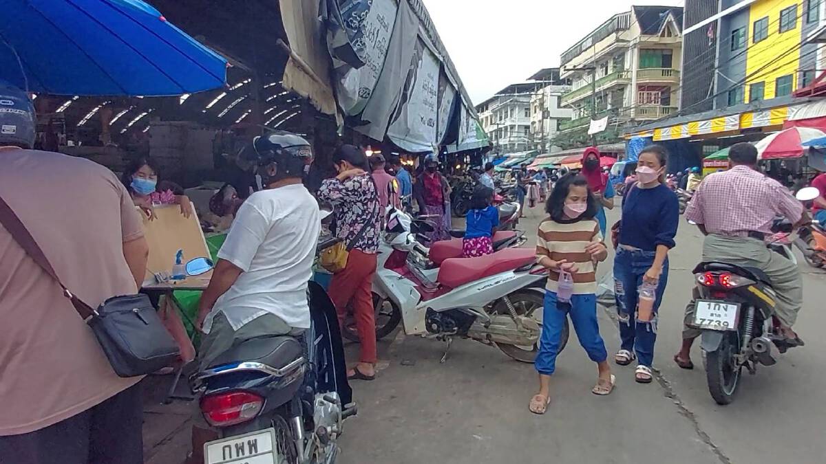เปิดประเทศวันแรก-ตลาดแม่สอดกลับมาคึกคัก