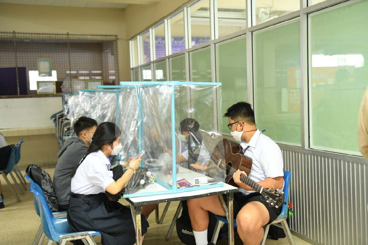 กทม. เปิดเทอมมัธยมวันแรก On-Site ภายใต้มาตรการป้องกันโควิด