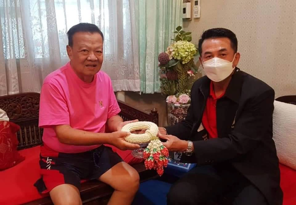 เข้าพบอดีตหัวหน้าพรรค วิโรจน์ เปาอินทร์