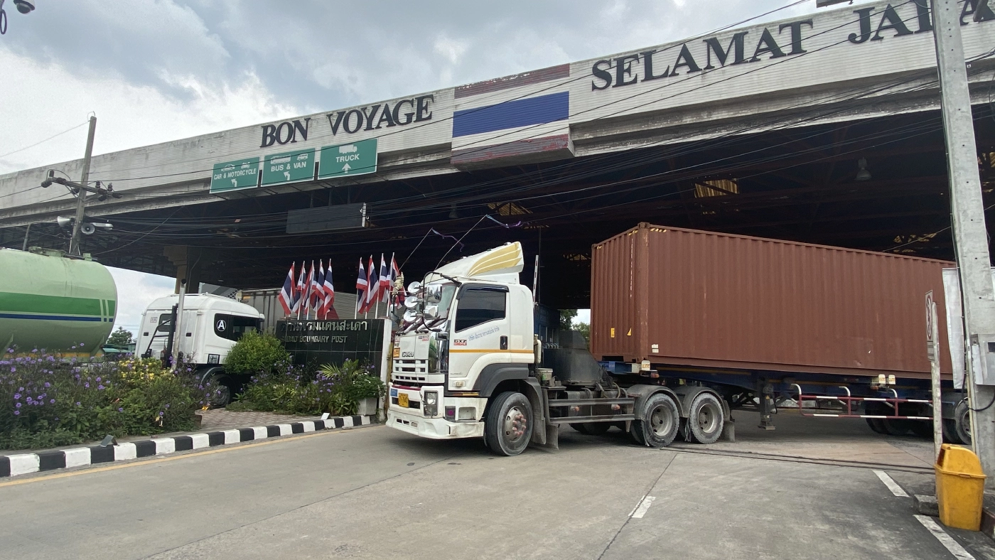 ตรวจเข้มรถบรรทุกไทย-มาเลย์ สกัดลักลอบนำเข้าน้ำมันดีเซล