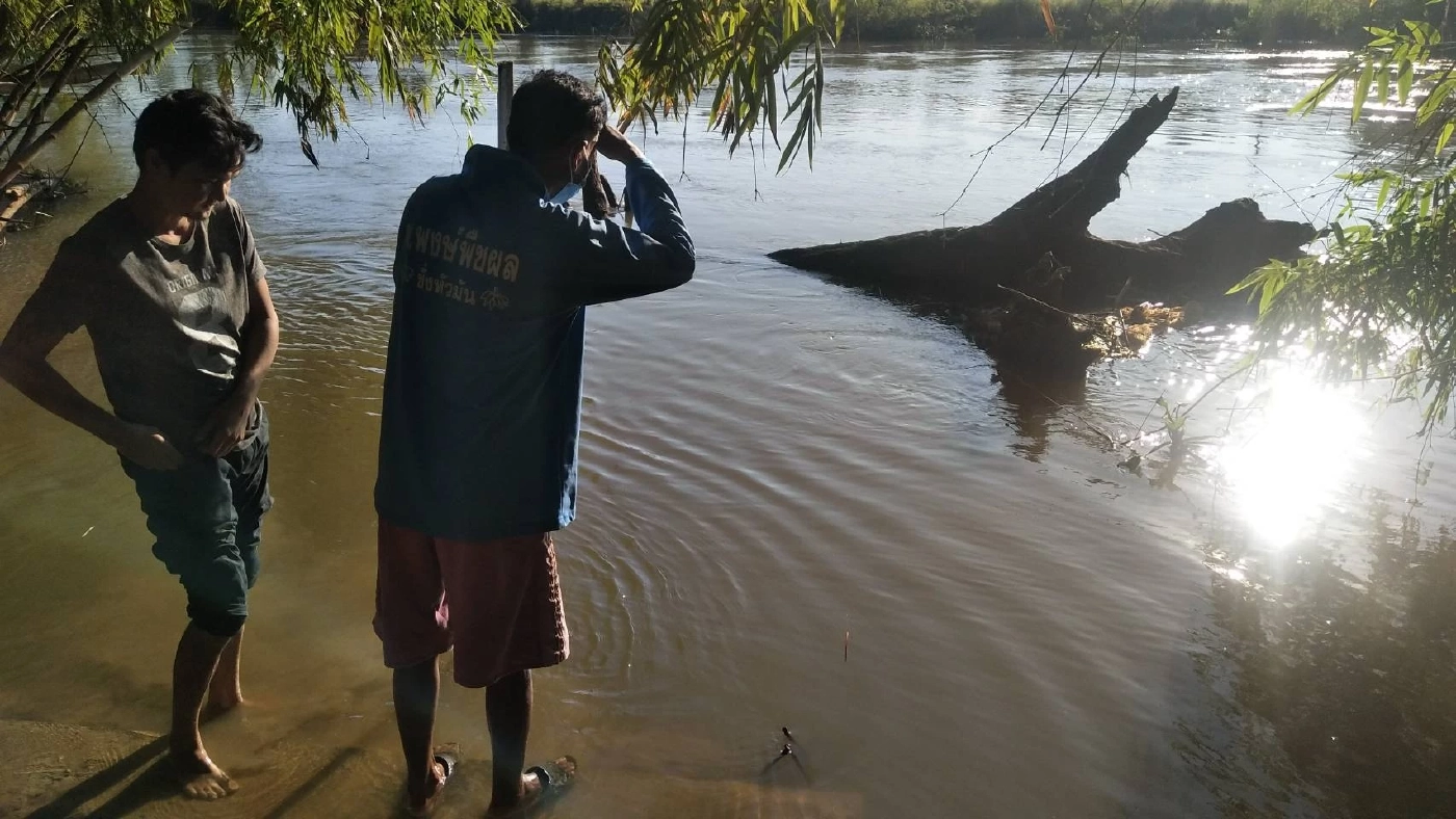 ฮือฮาต้นตะเคียนยักษ์หลังเขื่อนพิมายเร่งผลักดันน้ำเชื่อให้โชค