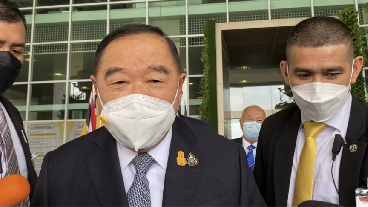 พล.อ.ประวิตร วงษ์สุวรรณ รองนายกรัฐมนตรี ในฐานะหัวหน้าพรรคพลังประชารัฐ 