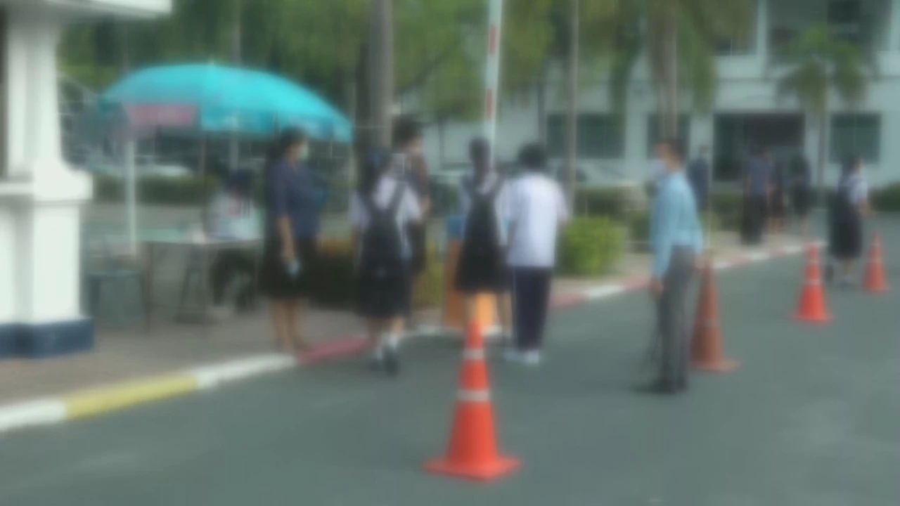 สั่งเด้ง 2 ครูหนุ่มโรงเรียนดังภูเก็ต ทักแชทคุกคามทางเพศนักเรียน