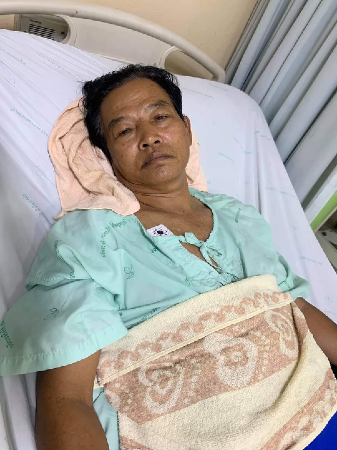 ครูสาวไม่ทน โพสต์โวยถนนสุดห่วยหลังพ่อประสบอุบัติเหตุไตฉีกต้องส่ง รพ.