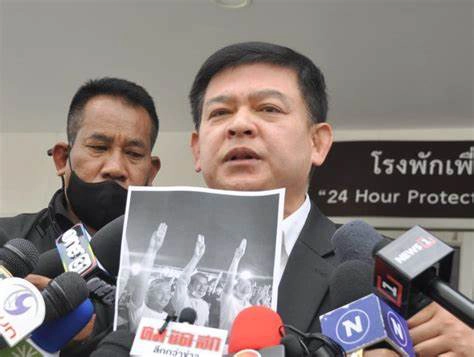 "สิระ" จ่อแจ้งข้อหากบฏ "ธนาธร-ปิยบุตร" เอาผิดฐานหนุนม็อบล้มล้างการปกครอง