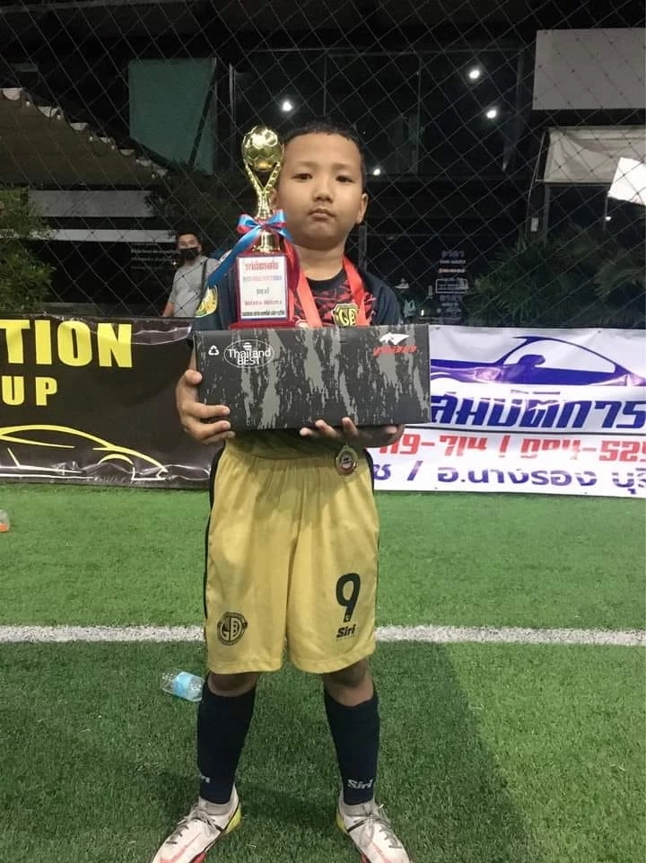 ‘โอโซน’ นร.เมืองเลย อนาคตอยากเป็นนักฟุตบอลอาชีพ ติดทีมชาติไทย