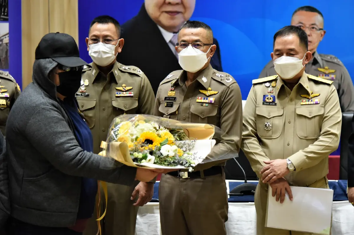 ผบ.ตร.แถลงผลช่วยเหลือคนไทยที่ตกเป็นเหยื่อค้ามนุษย์ปี 64 ช่วยได้กว่า 364 คน