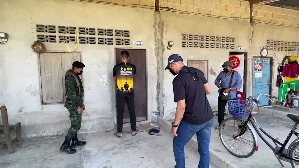 กองกำลังเทพสตรี รวบ 16 เมียนมาหลบหนีเข้าเมือง  ซุกบ้านเช่า กลางเมืองระนอง