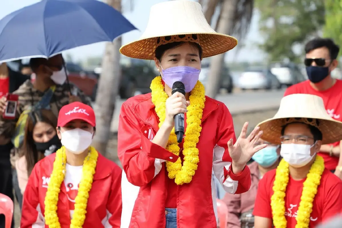 "เพื่อไทย" ลงพื้นที่อยุธยาฟังปัญหา เกษตรกรรับผลกระทบหนัก ไร้รัฐเหลียวแล