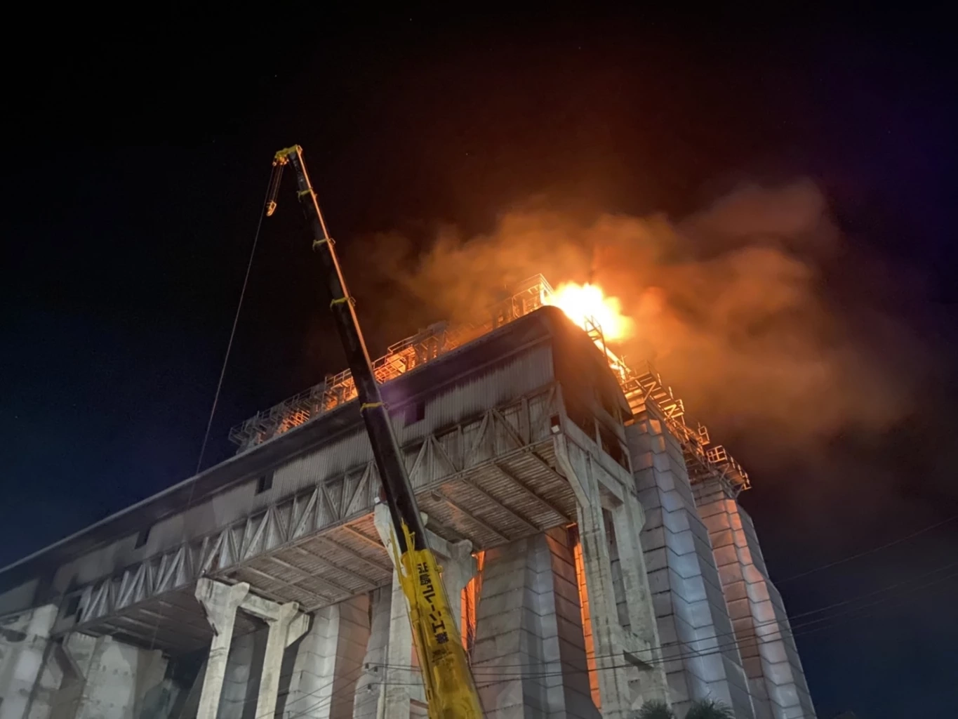 ไฟไหม้โรงสีข้าวขนาดใหญ่เมืองโคราช สูญกว่า 10 ล้านบ.