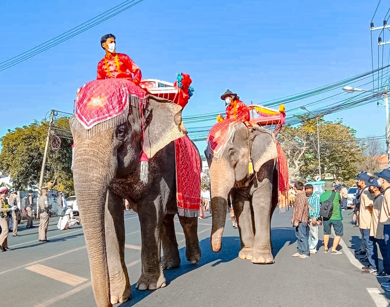 ชาดาฯ ยกขันหมากสู่ขอเจ้าสาวให้หลานชาย