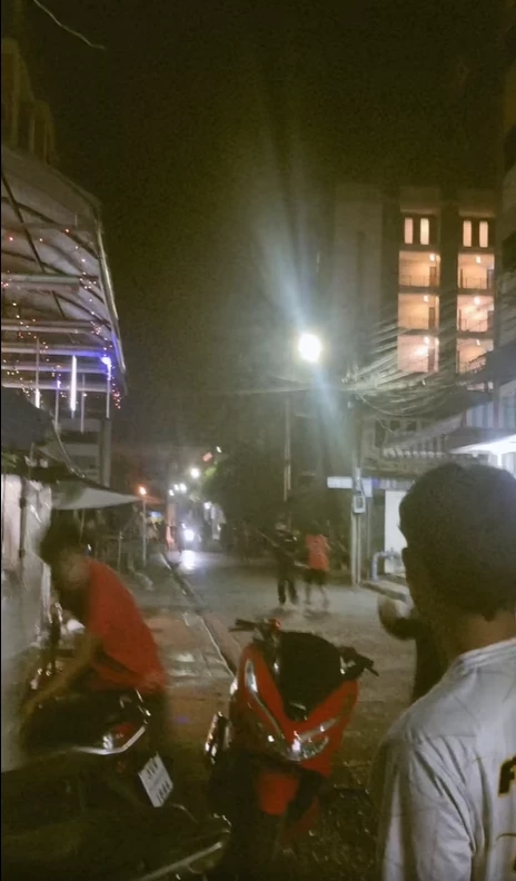 "แก๊งโจ๋บางแค" ทะเลาะวิวาทไล่ฟันกันเละ 