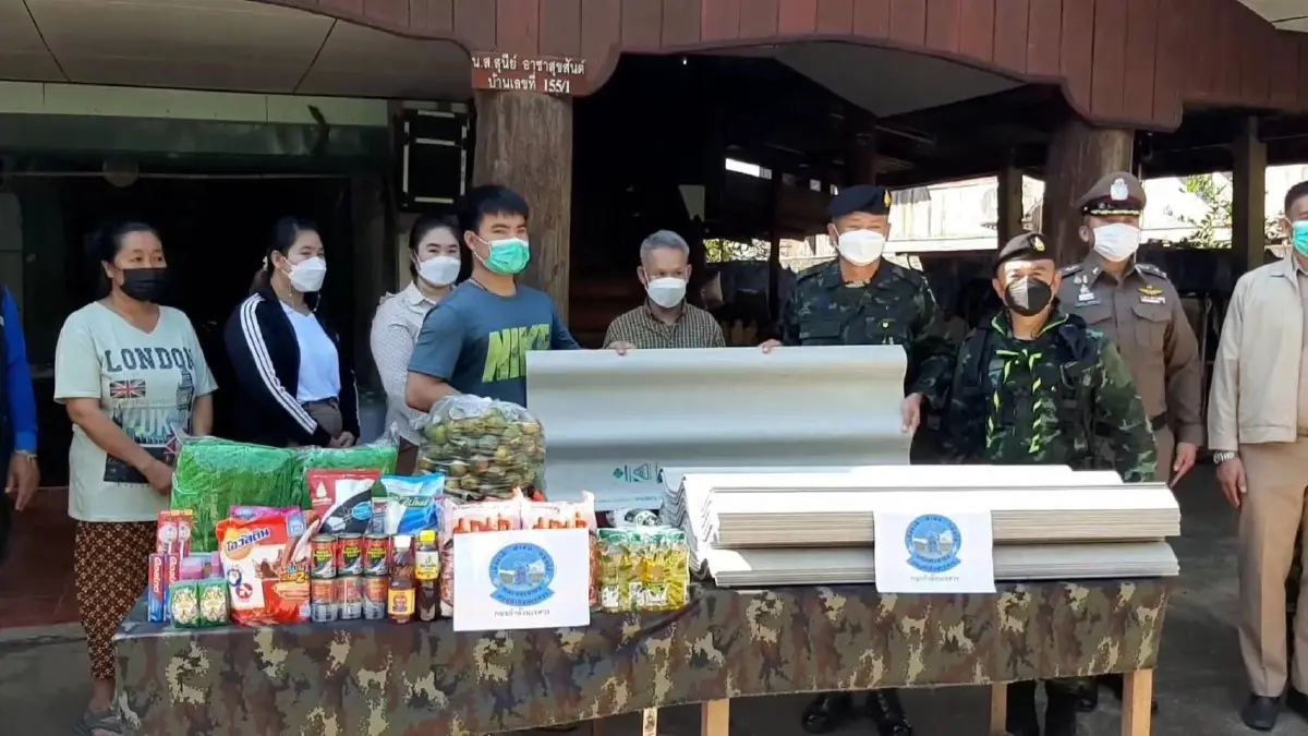 “กระสุนตกหลังคาบ้าน” ฝั่งไทยโดนลูกหลง เจ้าหน้าที่เร่งซ่อมบ้านให้