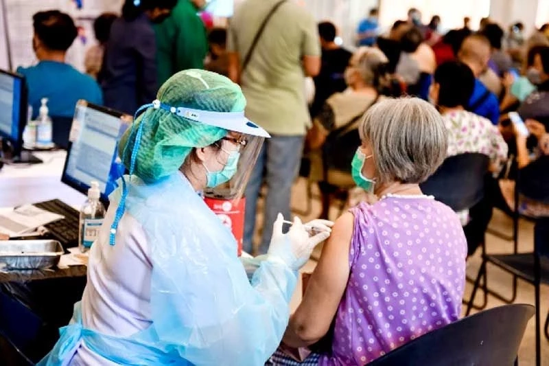 ฉีดวัคซีนเข็ม 3 วันนี้ มีที่ไหนบ้าง เช็กกันตรงนี้