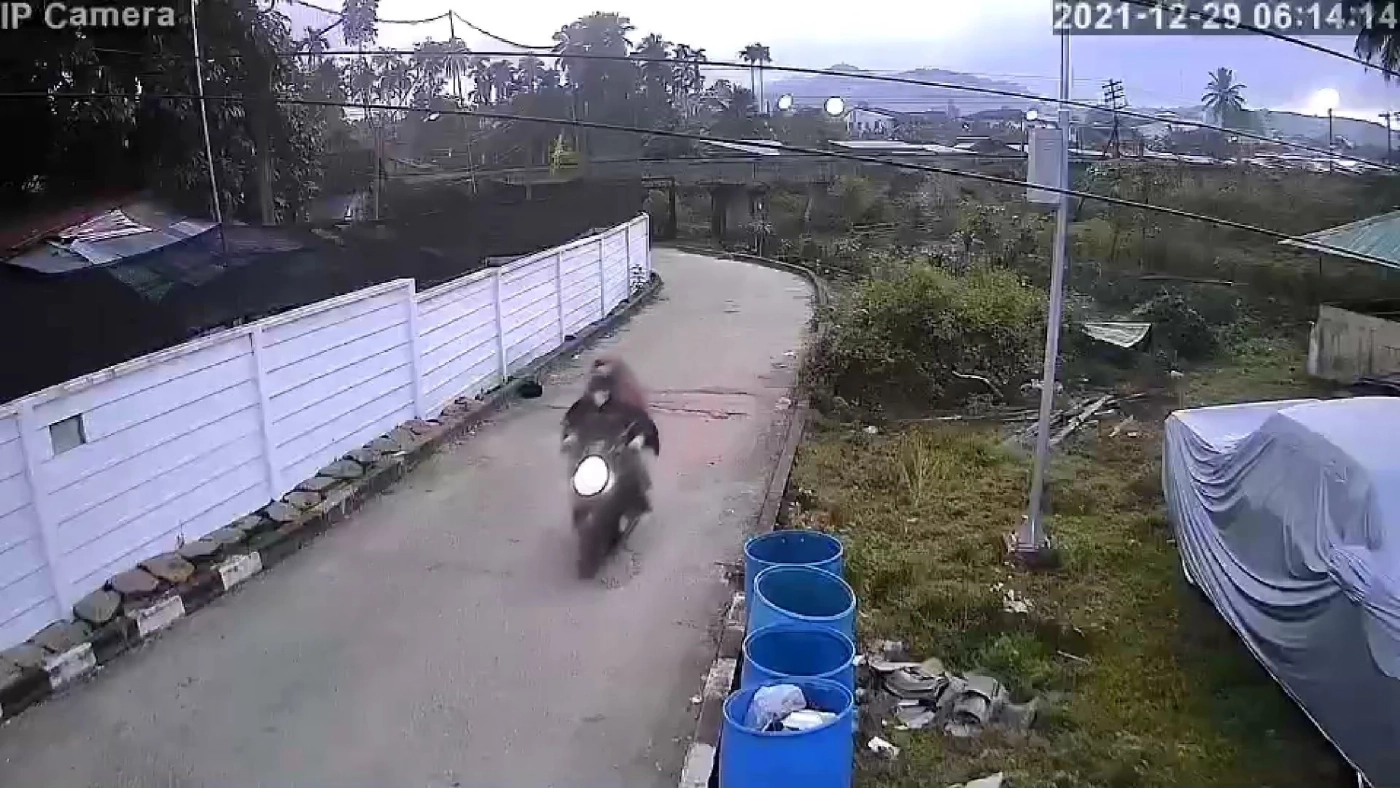 โจรใต้ป่วนหนัก! ลอบวางระเบิดฐาน นปพ.รือเสาะ