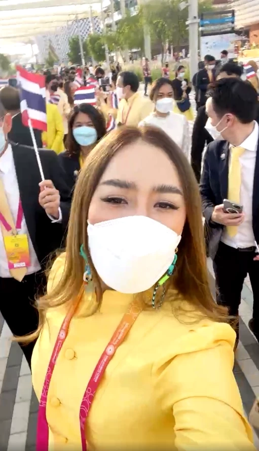 แห่ติดแฮชแท็ก “สอดอStyle” รุมถล่ม "เส้นด้าย" สวมเสื้อเหลืองเป็นสลิ่ม