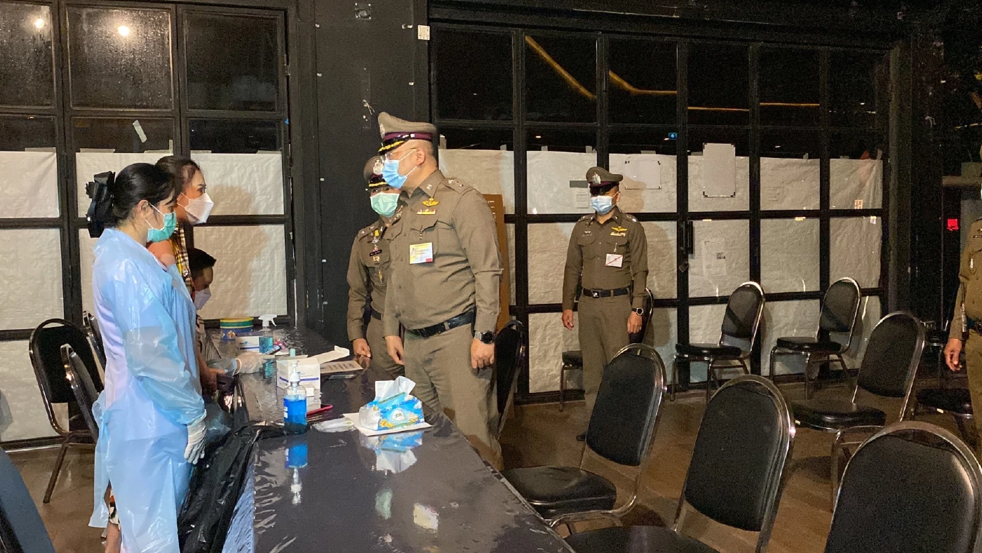 ถ.ข้าวสารกลับมาคึกคัก รับดื่มแอลกอฮอล์ถึง 5 ทุ่มวันแรก